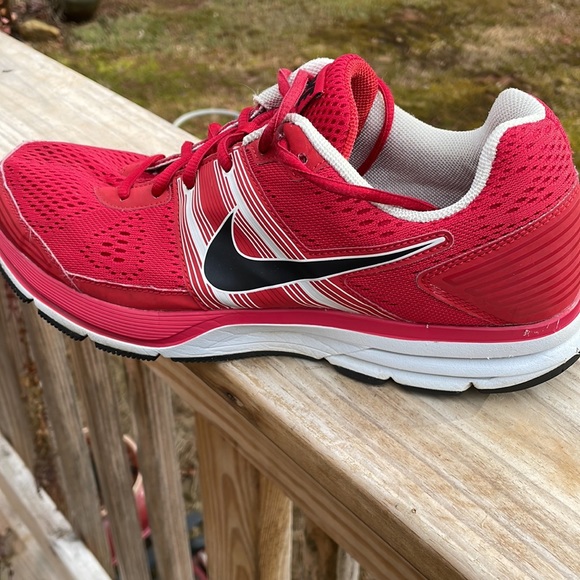 Nike Air Pegasus 29 Red/ Black Sneakers Size 11 - Picture 2 of 11